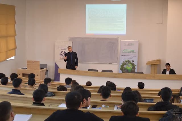 “Ekoaddımlar: karbon ayaq izlərimiz” layihəsinin təlimi baş tutmuşdur