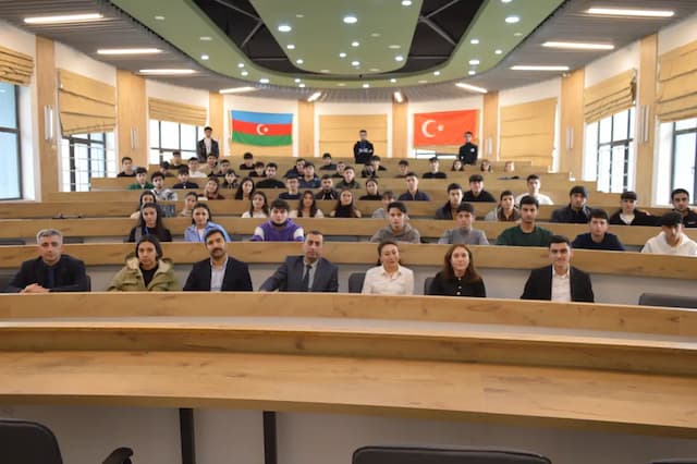 “Ekoaddımlar: karbon ayaq izlərimiz” layihəsinin təlimi baş tutmuşdur